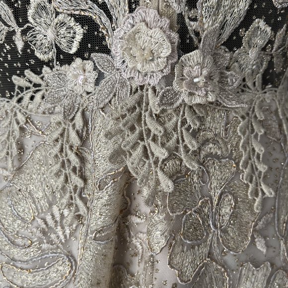 Vintage Wedding Dresses - Picture 6 of 8